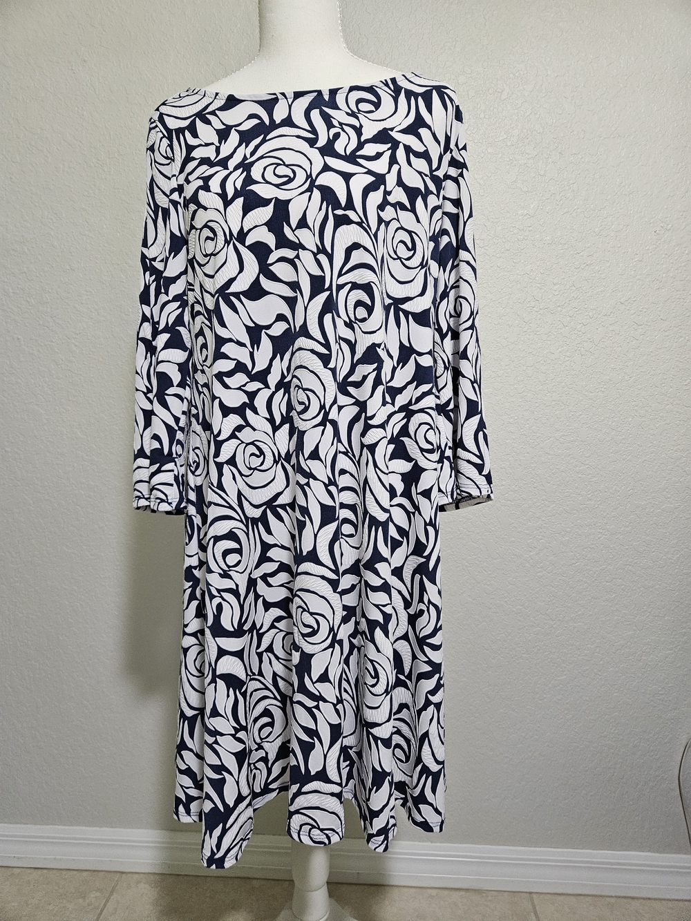 Roz & Ali Navy White Floral Boatneck Long Sleeve Midi Dress